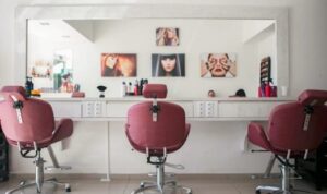 Salon Business Advantages and Disadvantages
